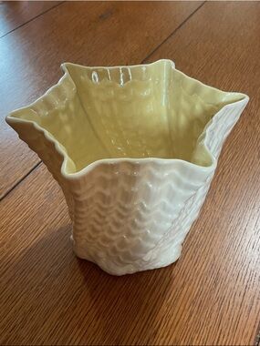 Belleek Ireland textured bowl
